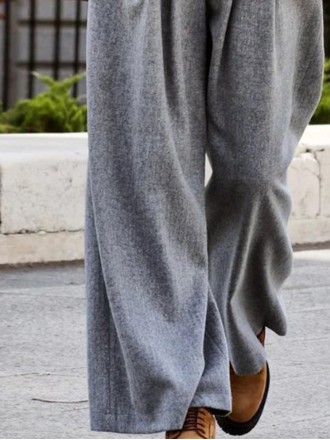 Elegant gray wide-leg pants