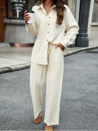 Elegant loose shirt and pants suit