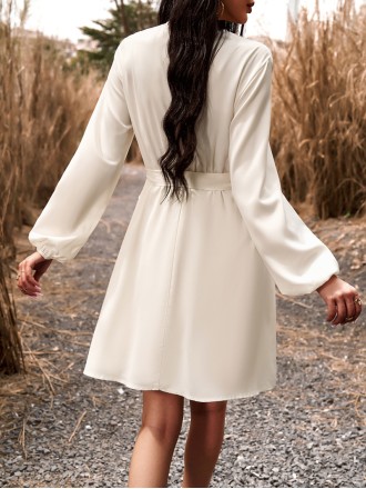 Elegant V-neck long sleeved dress