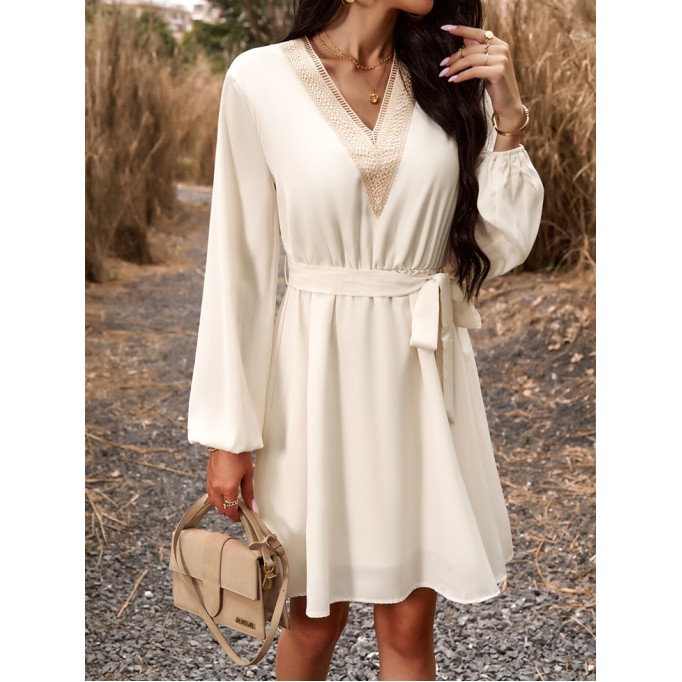 Elegant V-neck long sleeved dress