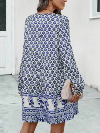 Long sleeve positioning print dress