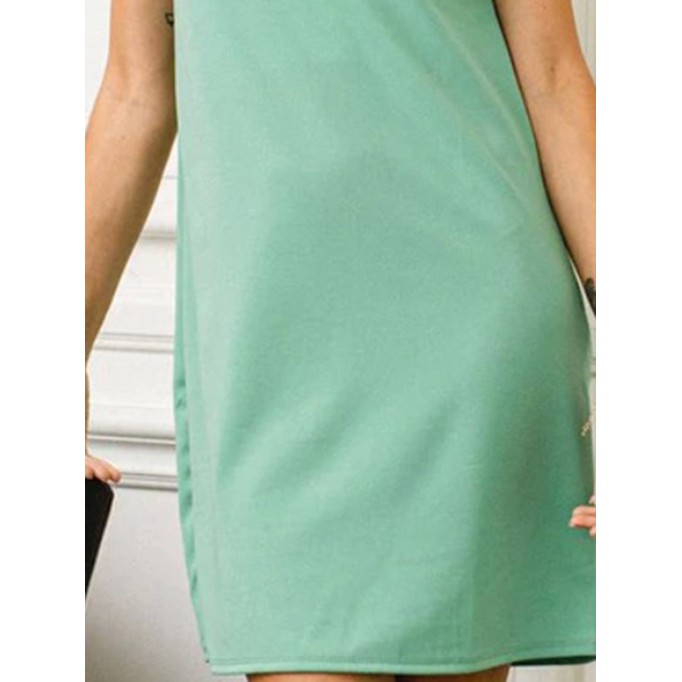 Simple and elegant dress with small green flying sleeves