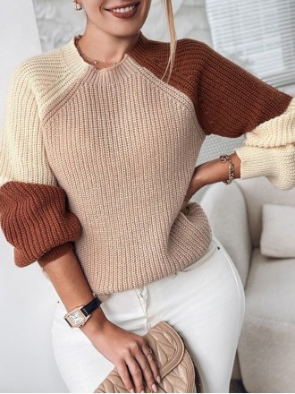 Simple market pullover sweater with rotator sleeves in contrasting colors