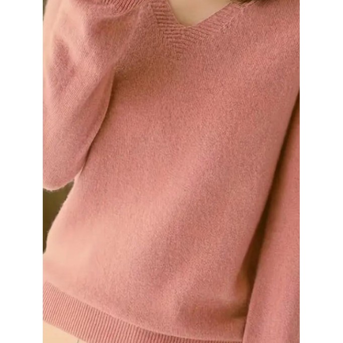 Simple sweater with pink V-neck pullover