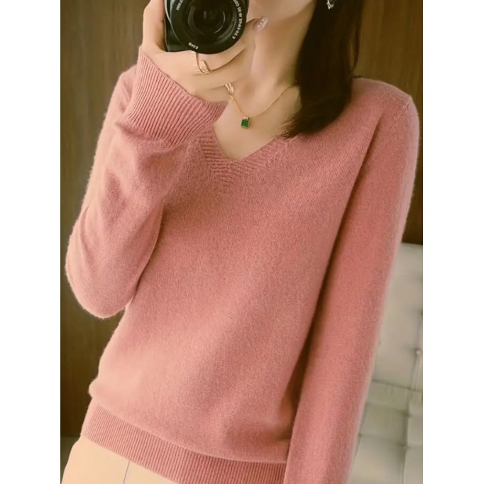 Simple sweater with pink V-neck pullover