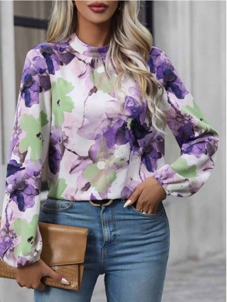 Stylish top with large painted flowers