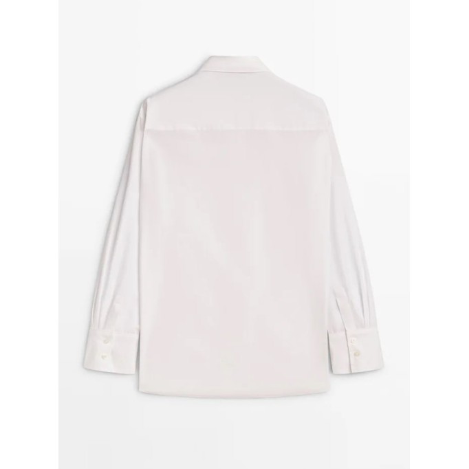 Women's long-sleeved white shirt with lapels