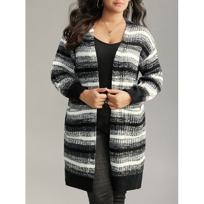 Women's plus-size sweater cardigan with pockets