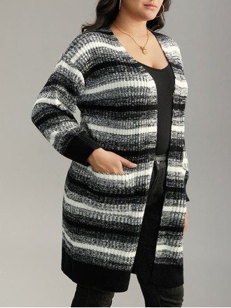 Women's plus-size sweater cardigan with pockets