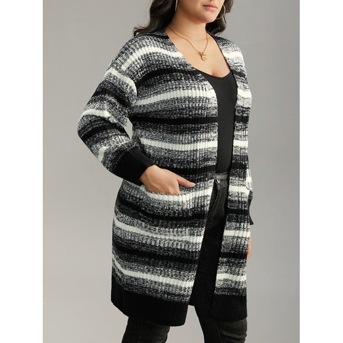 Women's plus-size sweater cardigan with pockets