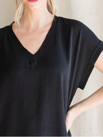 Women's V-neck everything simple black shirt